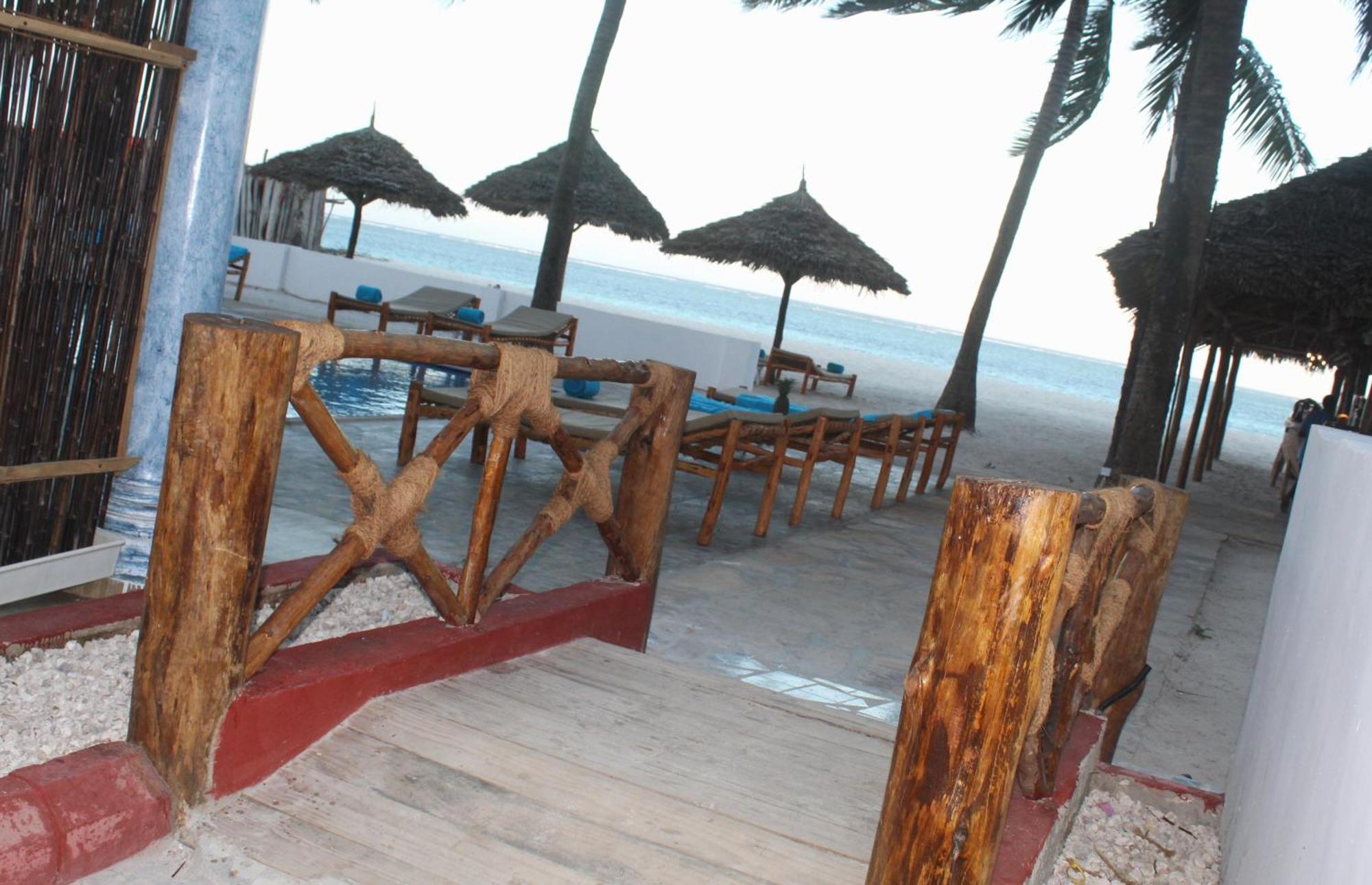 Bianco Azzurro Hotel & Restaurant Pwani Mchangani Exterior photo