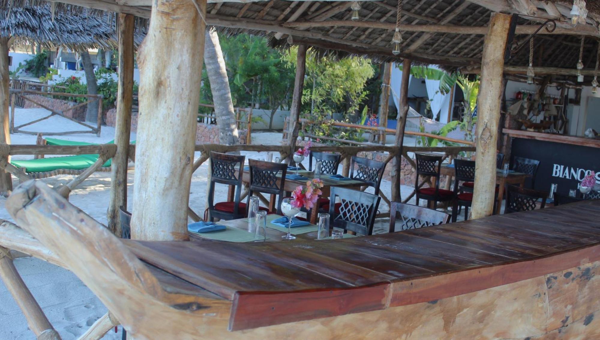 Bianco Azzurro Hotel & Restaurant Pwani Mchangani Exterior photo