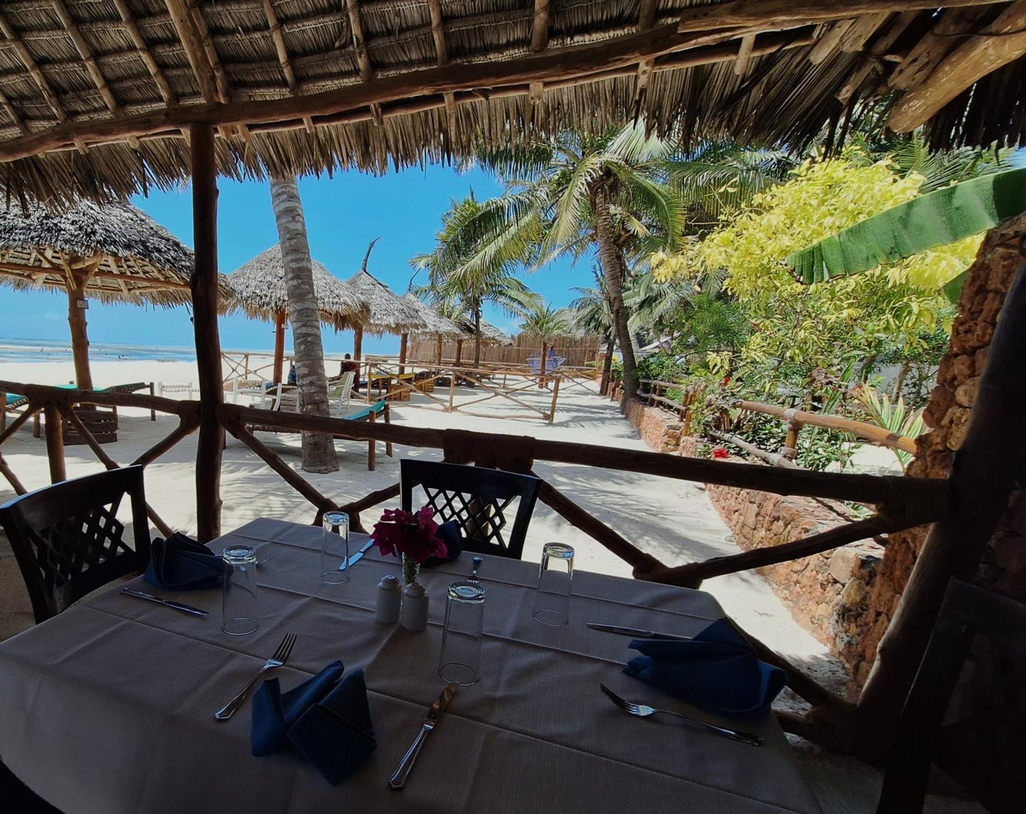 Bianco Azzurro Hotel & Restaurant Pwani Mchangani Exterior photo