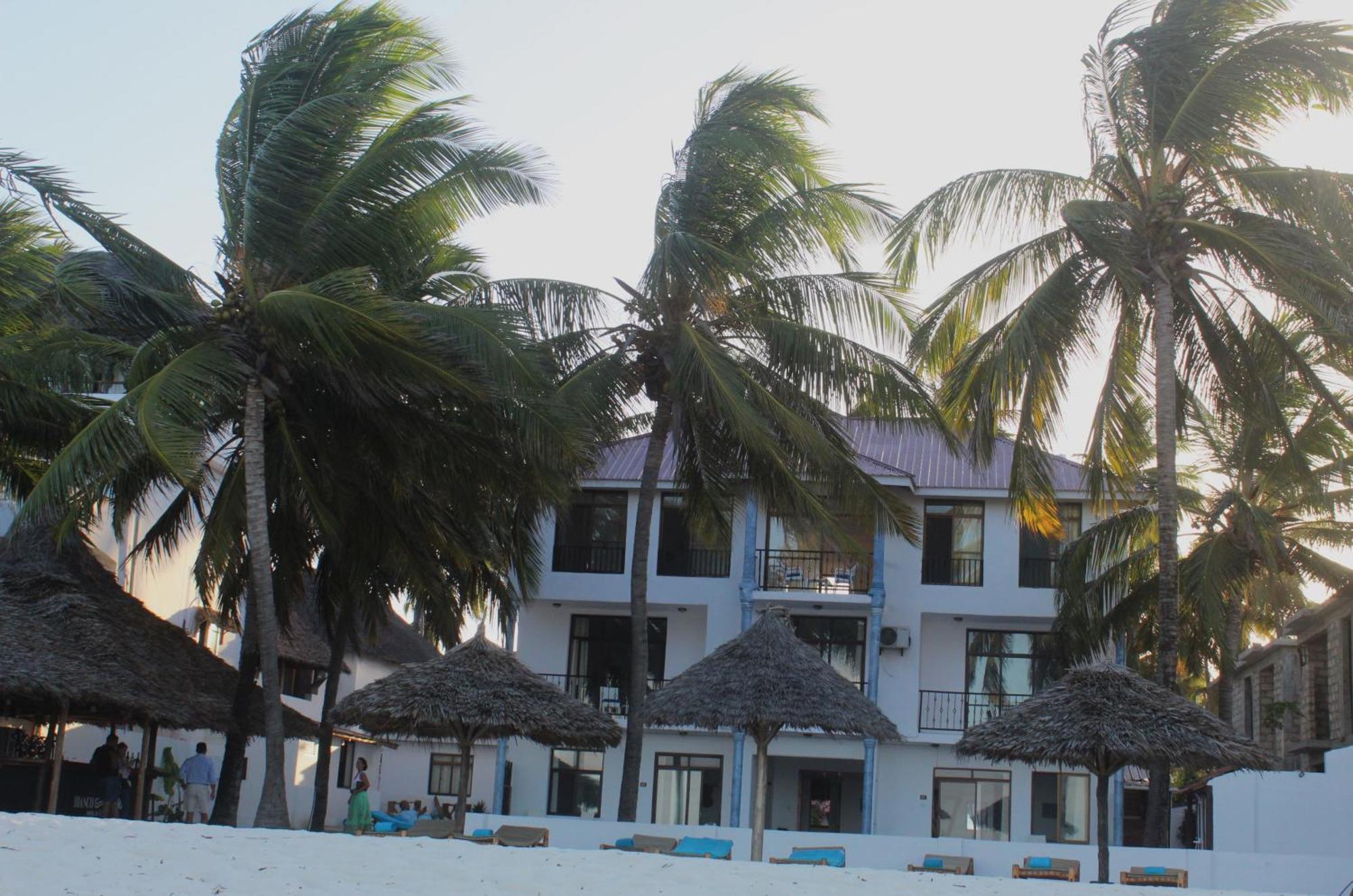 Bianco Azzurro Hotel & Restaurant Pwani Mchangani Exterior photo